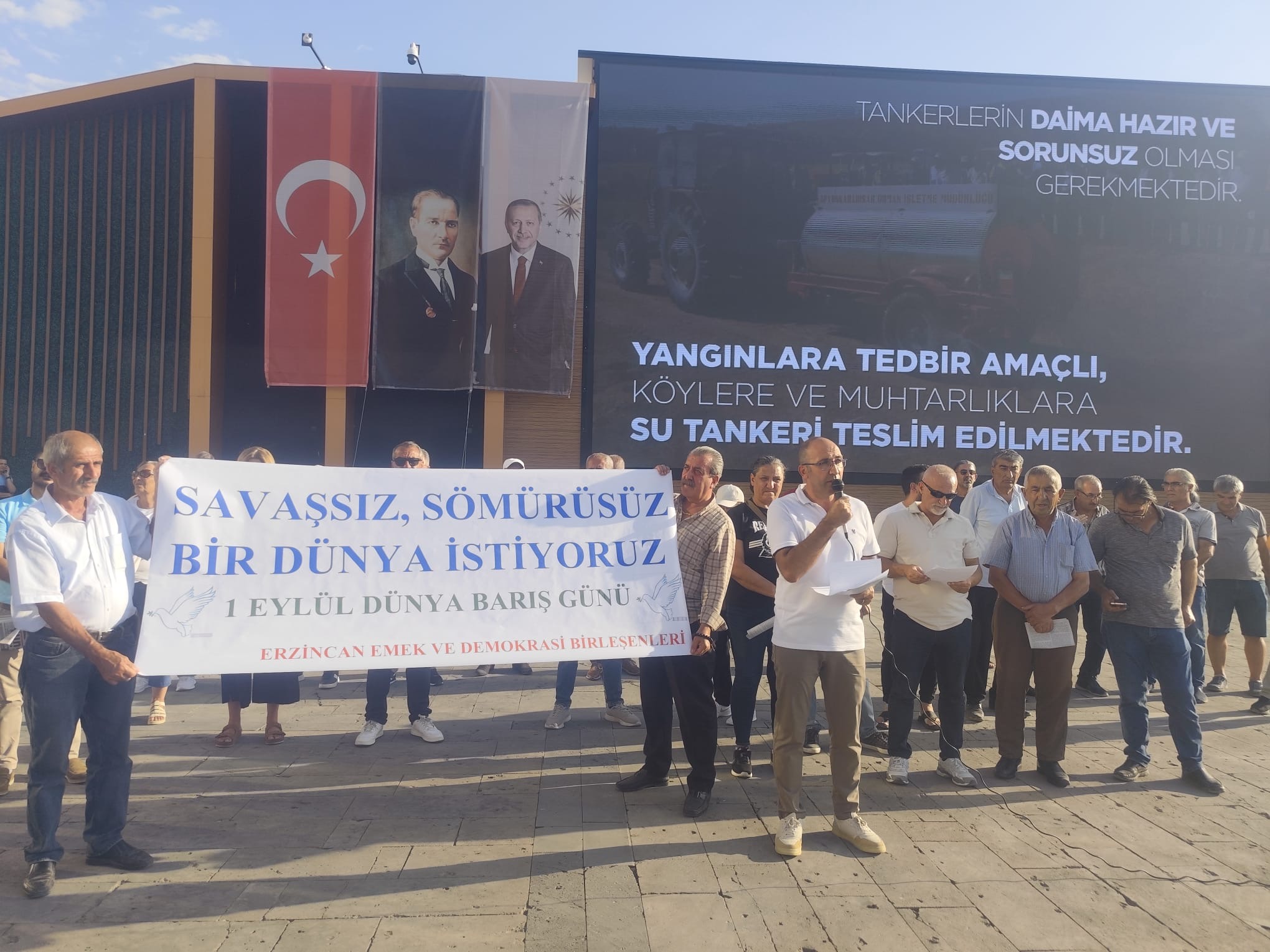 Erzincan Emek ve Demokrasi Birleşenlerinden 1 Eylül Dünya Barış Günü açıklaması.