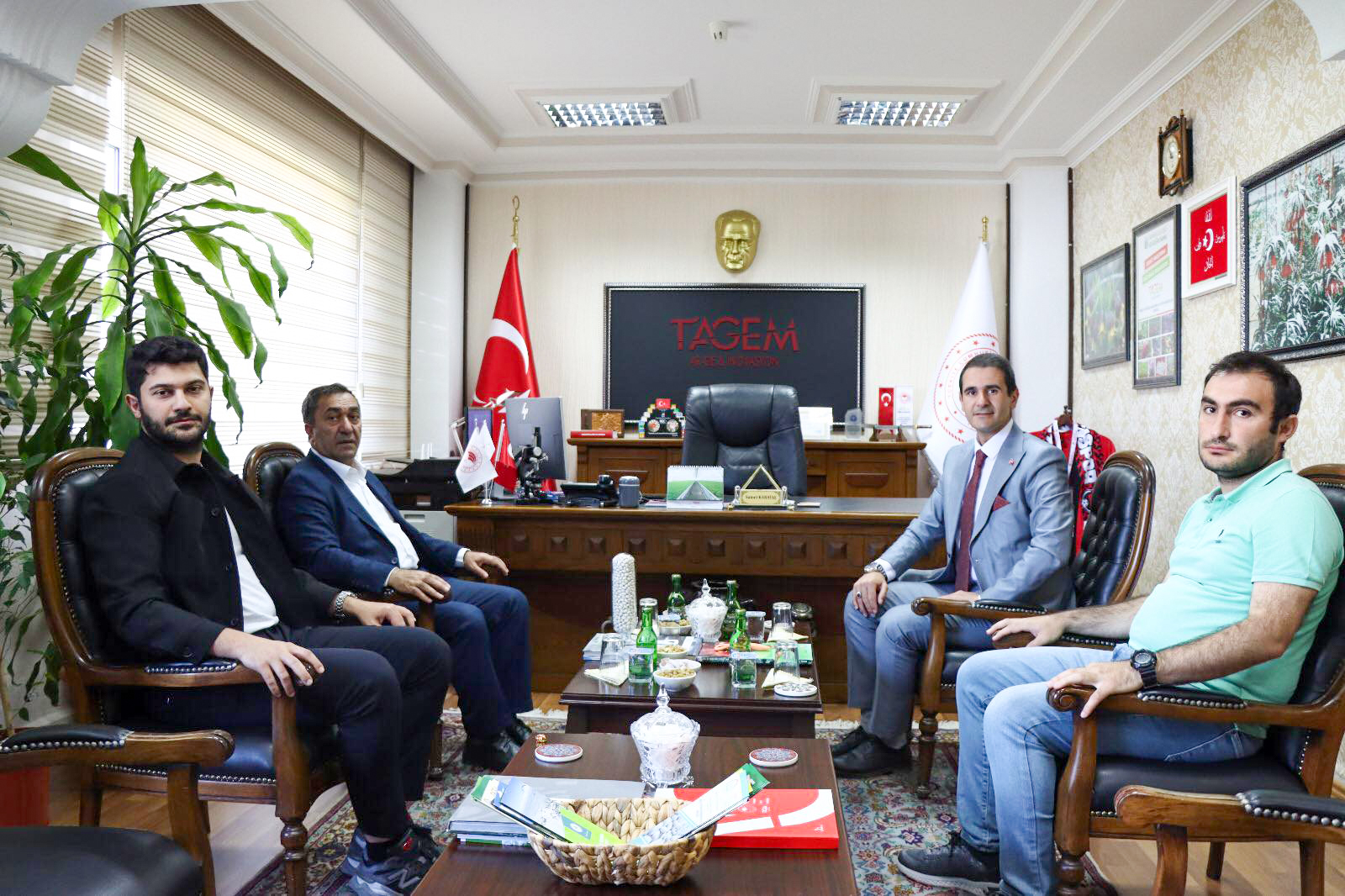 Demirdöğen’den, Bahçe Kültürleri Araştırma Enstitüsüne ziyaret