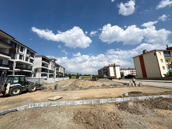 Yunus Emre Mahallesi’nde Yeni Park Yapımına Başlandı