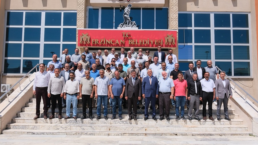 Belediye Başkanı Bekir Aksun Merkez Mahalle Muhtarları ile bir araya geldi