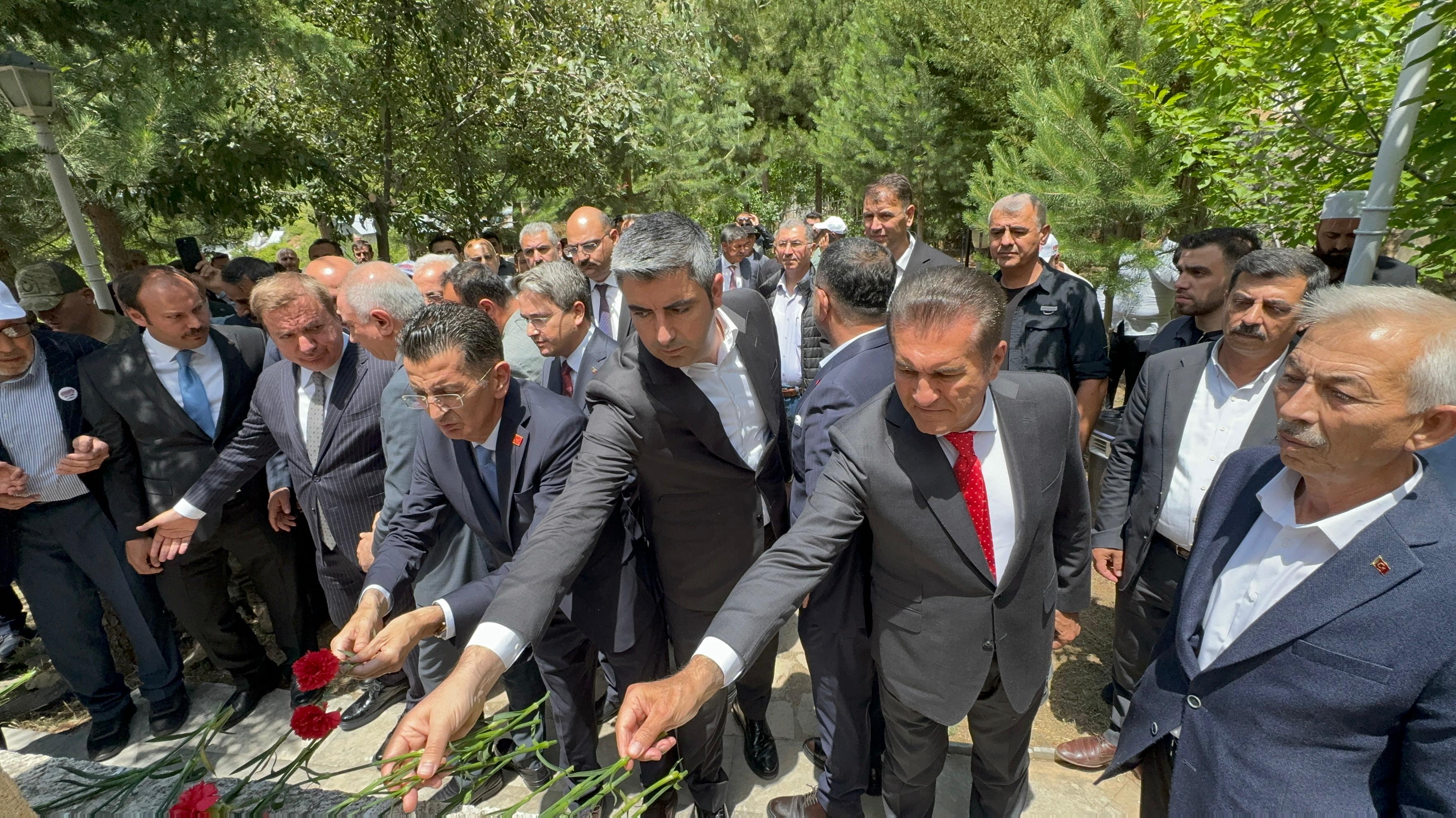 SARIGÜL: BAŞBAĞLARDAN DÜNYAYA HAYKIRIYORUZ, BU VATAN SONSUZA KADAR BİZİM KALACAK!