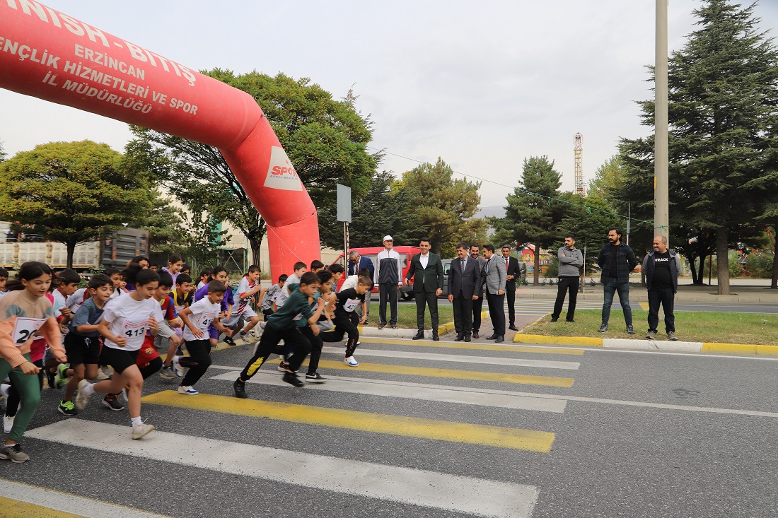 29 Ekim Cumhuriyet Bayramını Kutlama programları kapsamında, Cumhuriyet Koşusu yapıldı.