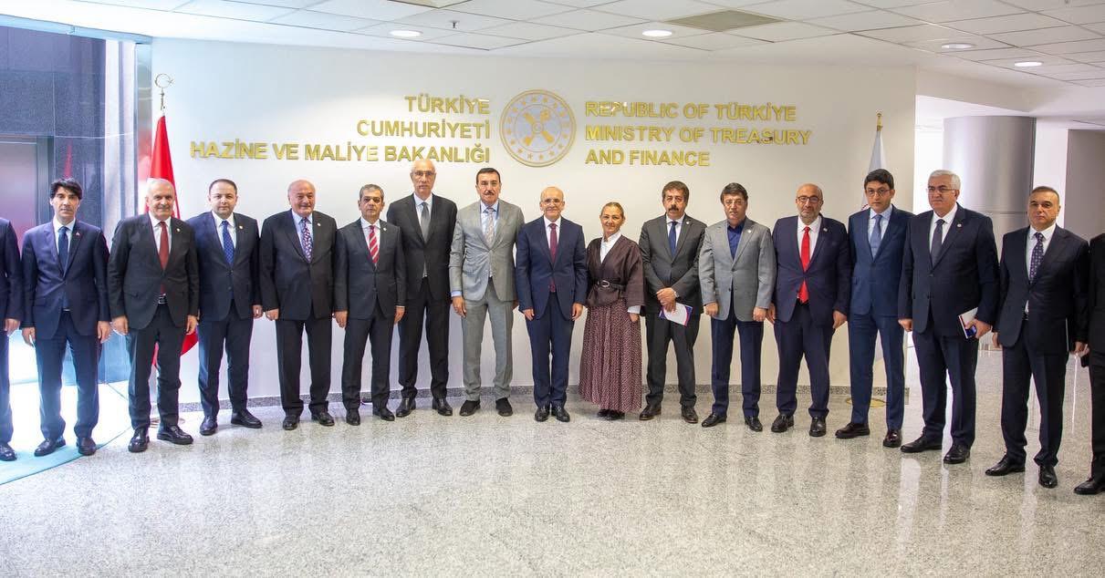 AK Parti Milletvekili Karaman, Hazine ve Maliye Bakanı Mehmet Şimşek başkanlığında gerçekleştirilen toplantıya katıldı.